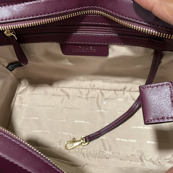 Michael Kors Diamond Grommet Selma Satchel - Picture 8 of 9